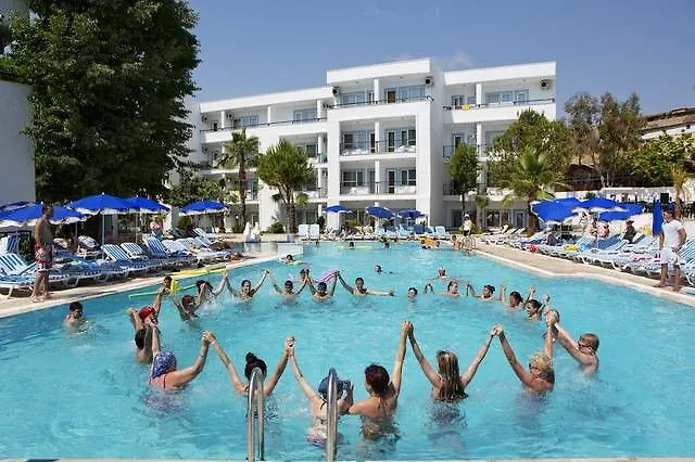 Larissa Beach Club 3*