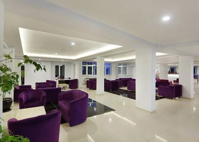Larissa Club Hotel 3*