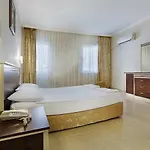 Larissa Club 3*