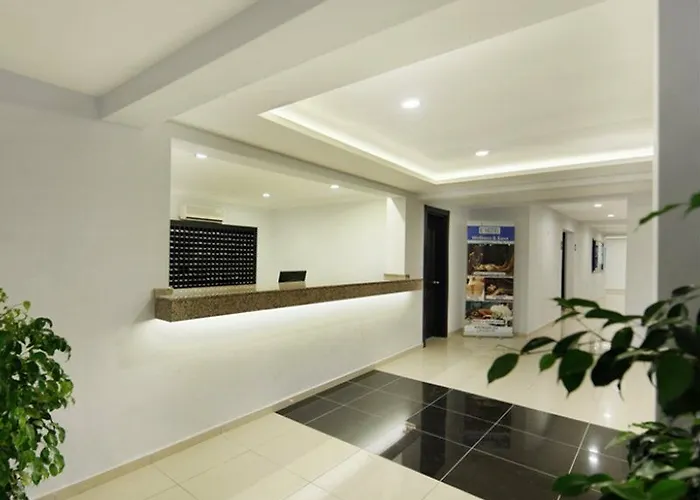 Larissa Club 3* Side